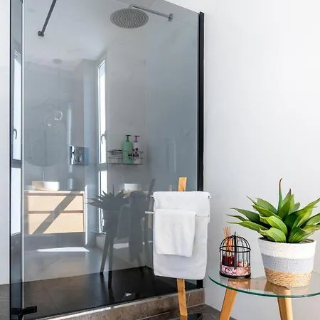 Luxury Del Duque Renovated Hébergement de vacances