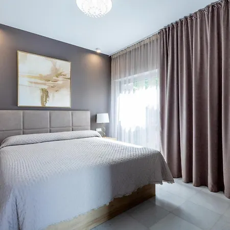 Luxury Del Duque Renovated Hébergement de vacances