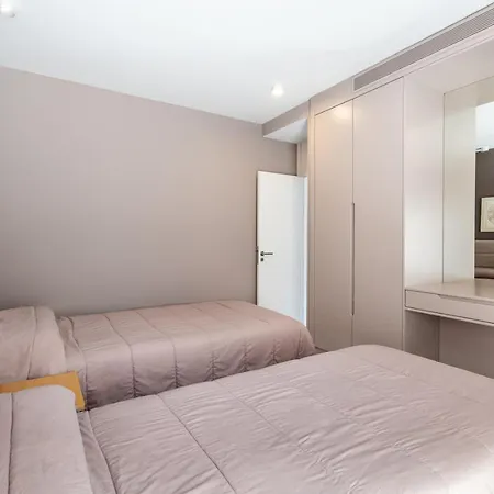 Luxury Del Duque Renovated Hébergement de vacances *