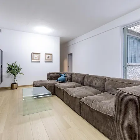 Luxury Del Duque Renovated